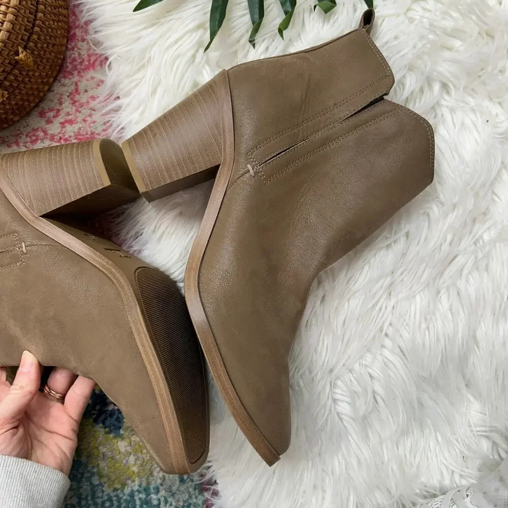 MIA Brown Heeled Ankle Boot Bootie 9.5 Neutral Square Toe Block Heel